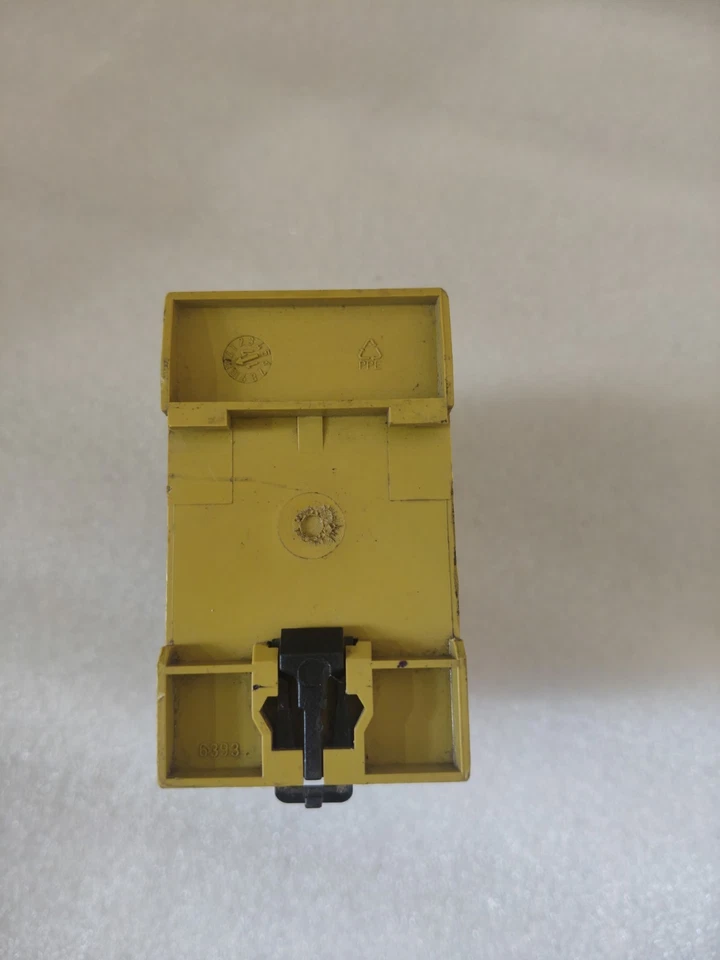 PILZ SAFETY RELAY PNOZ X3 24VAC 24VDC 3n/O 1n/c 1so 774310 SAFETY RELAY